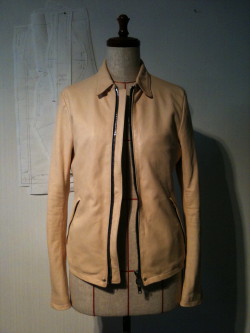 クリックすると製品染め画像が表示されます。